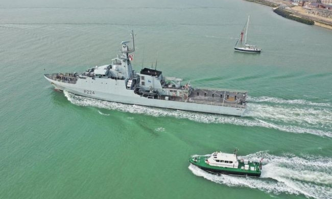 Появились кадры швартовки британского корабля в порту Одессы 