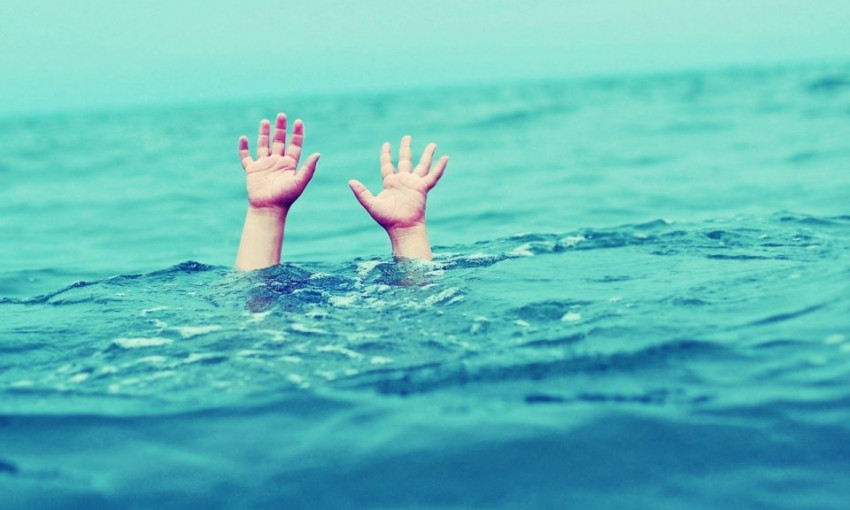 Под Одессой в бассейне у дома погиб 5-летний мальчик