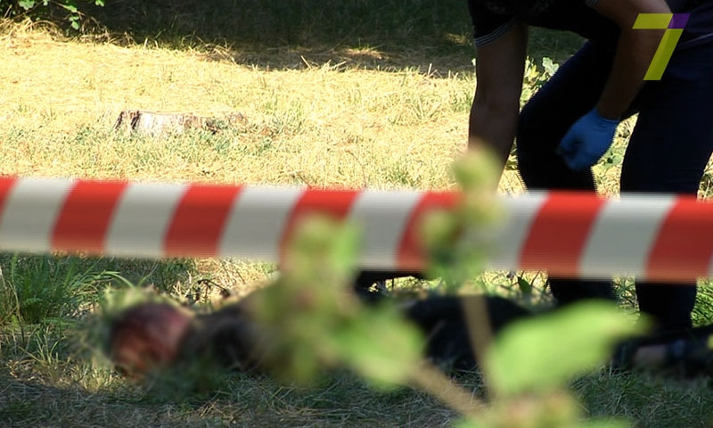 На Куликовом поле  обнаружили бездыханное тело мужчины, полиция устанавливает его личность