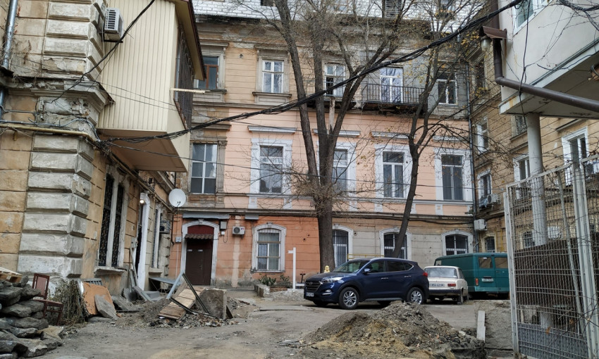 Руководитель управления охраны памятников отклонил проект восстановления старинного одесского двора