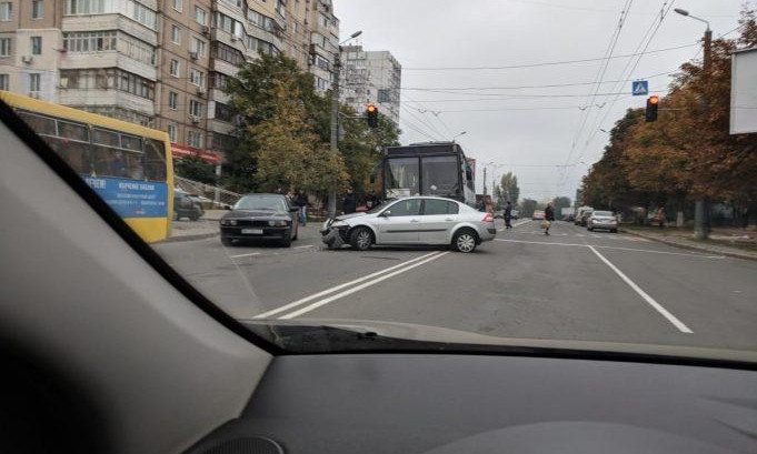 В Одессе случилось ДТП с участием троллейбуса