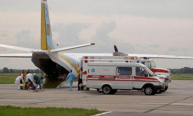 Из Одессы раненных в зоне АТО отправили самолётом во Львов