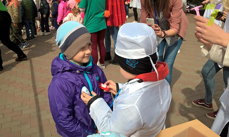 Как в Одессе детей не бояться прививок учили