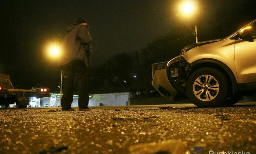 Вчера вечером в Одессе столкнулись четыре автомобиля (ФОТО)