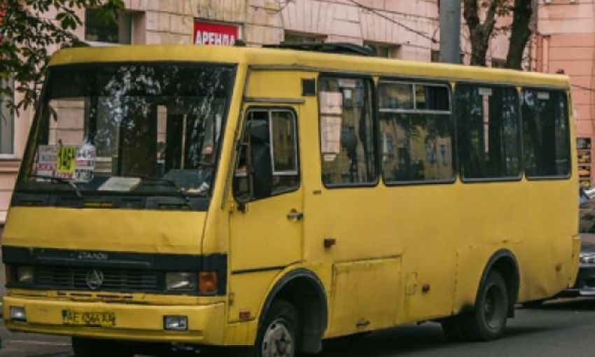 В Одесской маршрутке ушел из жизни парень: что известно об инциденте