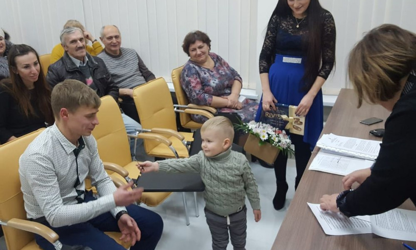 В Одесской области сироте подарили трёхкомнатную квартиру