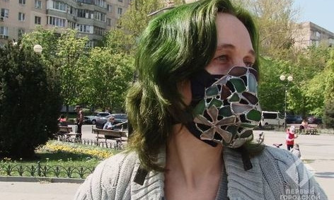 Креативная одесситка смастерила уникальную маску