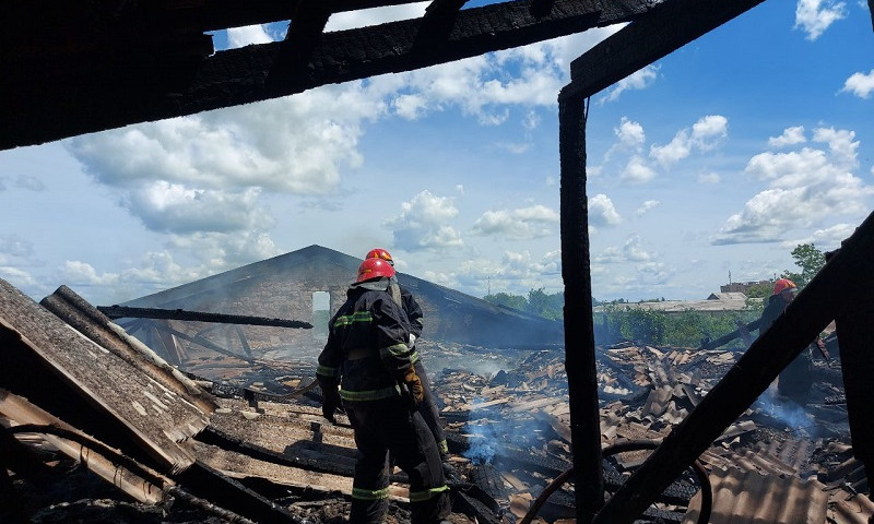 В Измаиле загорелось здание на территории мясокомбината 