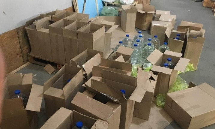 На одесской почте нашли 600 литров спирта