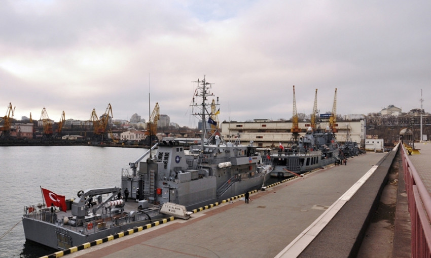 Корабли НАТО замечены на Одесском морвокзале
