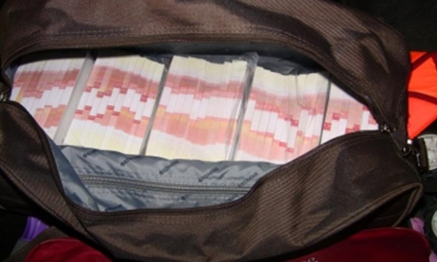Иностранец украл у одессита 20 000 гривен