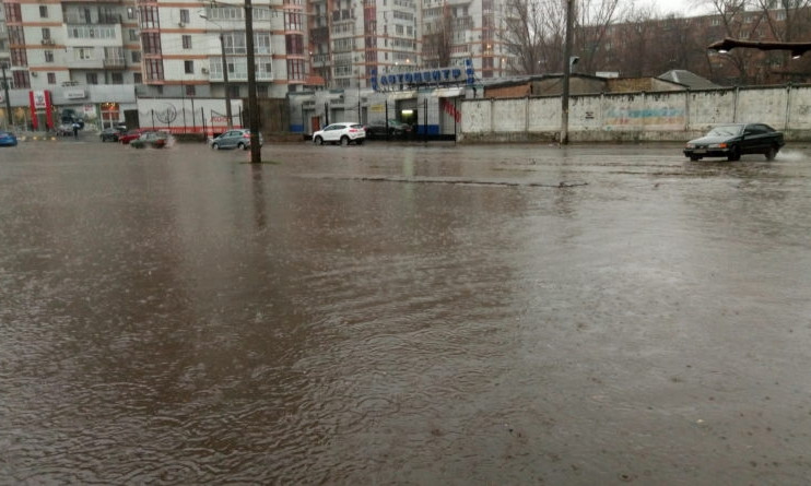 Старые ливнёвки не спасли Одессу от затопления