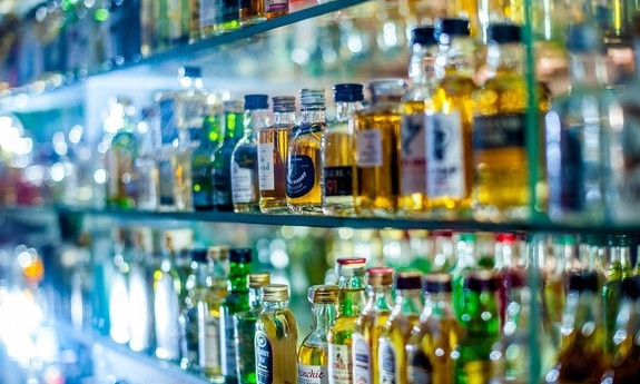 Измаильский предприниматель ответит перед Законом за продажу алкоголя подростку