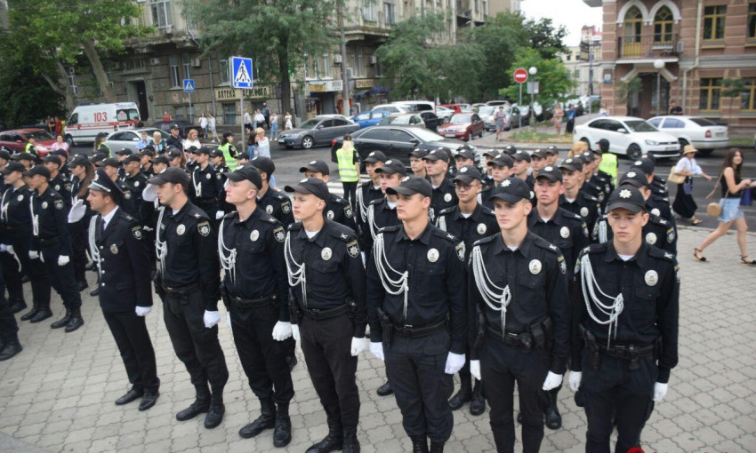 Ряды одесской полиции пополнили 177 выпускников университета внутренних дел (ФОТО)