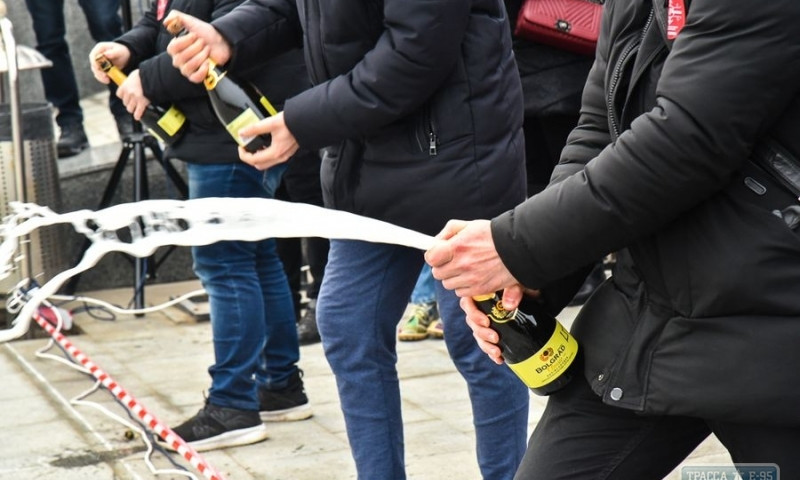 Одесситы установили рекорд Украины по дальности полета пробки от шампанского 