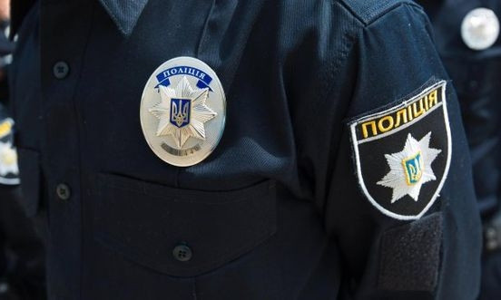 В Одессе, угрожая ножом, ограбили водителя