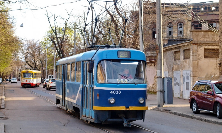 Чиновники собираются облегчить движение трамваев у Привоза 