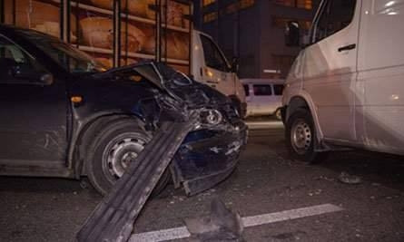 Жуткая авария на Малиновского с участием трёх машин