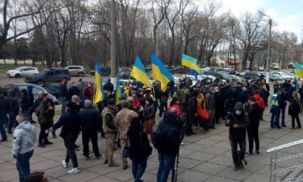 Одесские активисты вышли на митинг против установки памятного знака тем, кого не стало 2 мая 