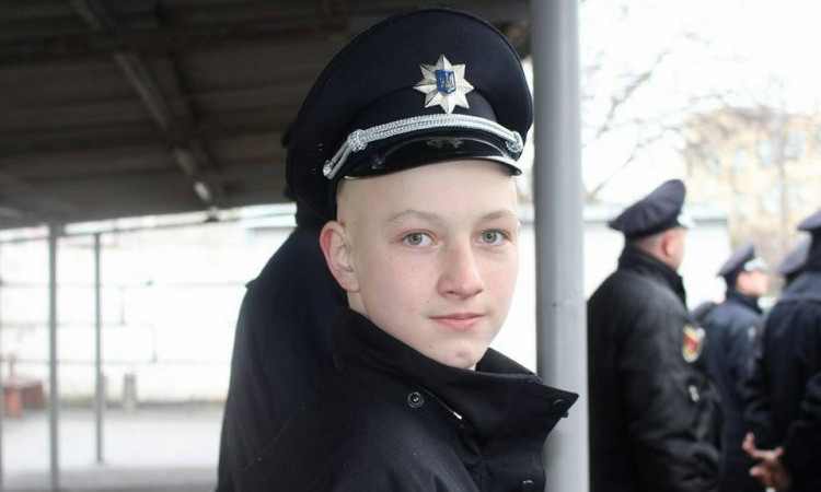 Одессит Илья «наснимал» с одесскими полицейскими более 1000 селфи
