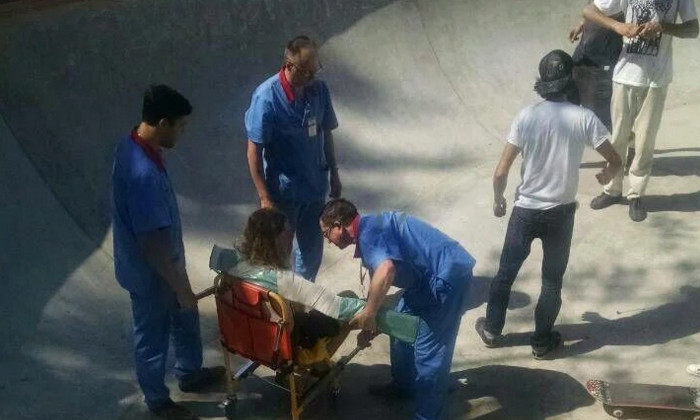 Первая жертва нового скейт-парка, парень с переломом ключицы попал в больницу
