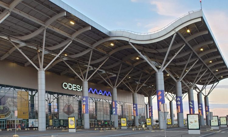 Одесский аэропорт попал в топ самых популярных в Украине за 2021 год: подробности