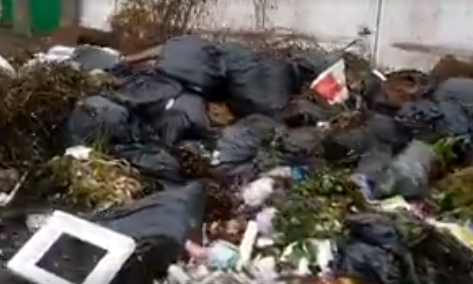 Одесса завалена мусором, а власти города это отрицают