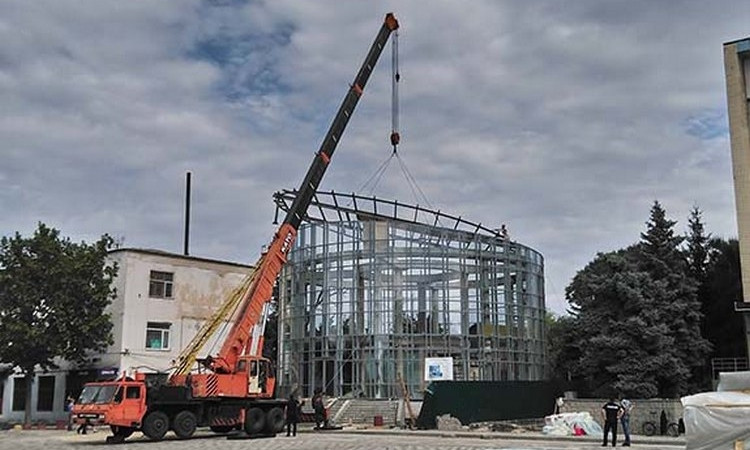 Сооружение болградского РАГСа: установлен каркас крыши