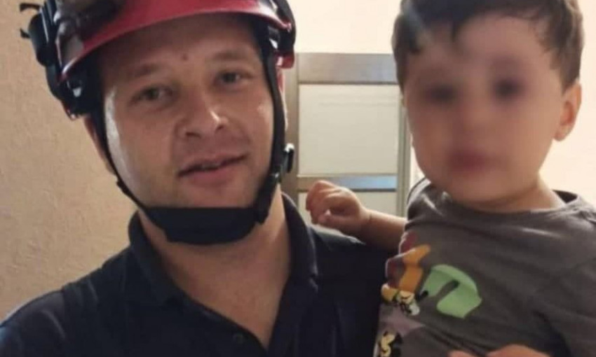 Белгород-Днестровские спасатели освободили двухлетнего мальчика из запертой им же квартиры