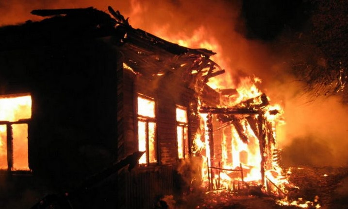 Под Одессой горел двухэтажный дачный дом