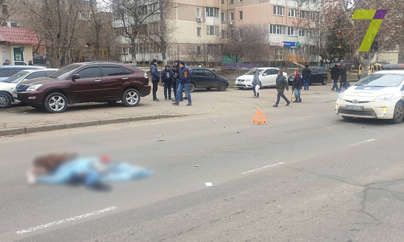 На Балковской под колёсами автомобиля погиб пешеход (ФОТО)