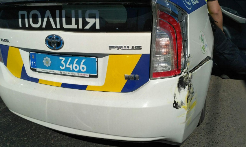 В Одессе произошло ДТП с участием полицейской машины (ФОТО)