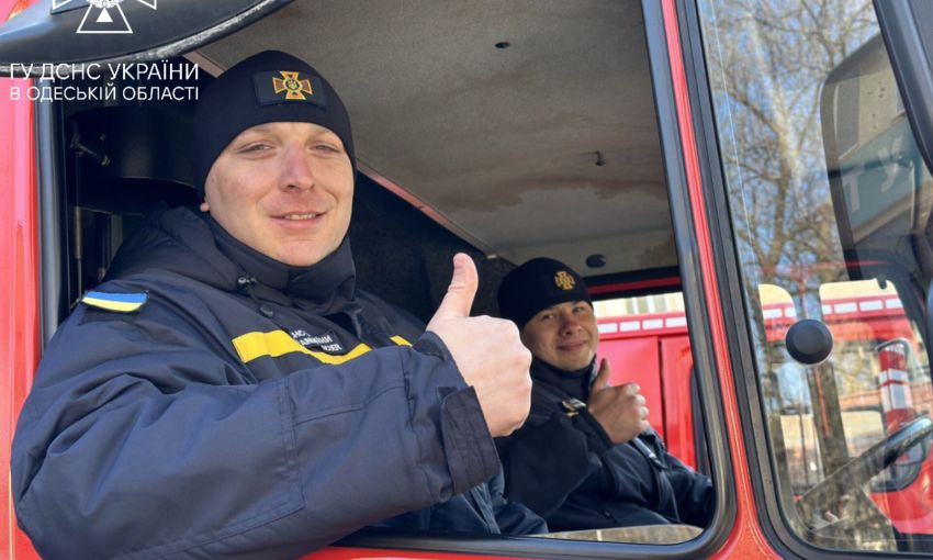 Одесским спасателям передали три новых пожарных авто из Германии