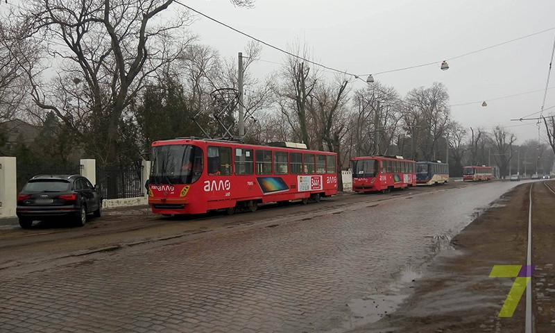 В Одессе из-за автохама остановились трамваи
