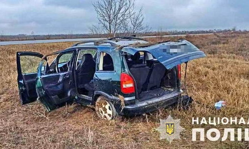 В Одесской области машина слетела в кювет – пассажирка погибла, пострадали дети  