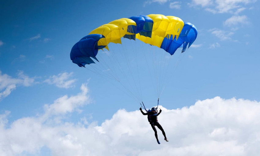 Семилетняя жительница Любашевского района собирается прыгнуть с парашютом, чтобы попасть в книгу рекордов Украины. 