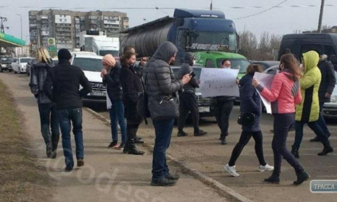 Жителям поселка в Одесской области не дают провести выборы важного чиновника – люди вышли на протест 
