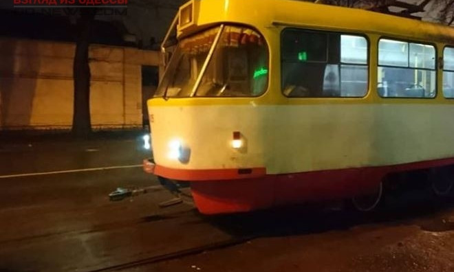 В Одессе иностранец попал под трамвай