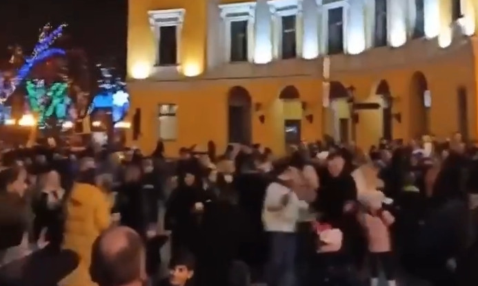 Одесситы устроили массовые гуляния в центре города 
