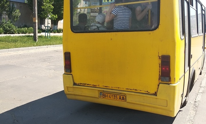 В Одесской области монополисту перевозчику все равно в чем едут люди