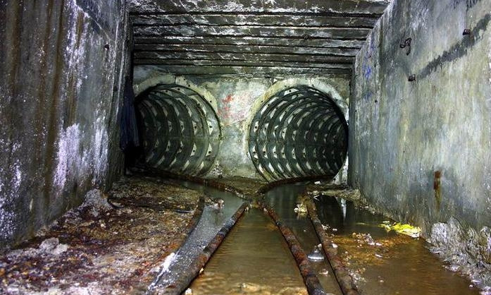 Одессит обнаружил под городом многокилометровые тоннели с рельсами
