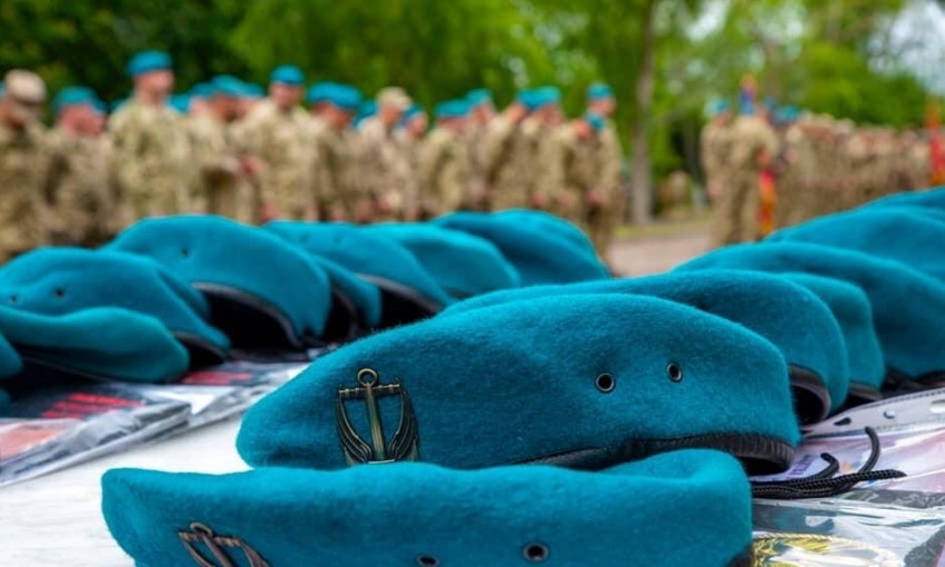 В 101-ю годовщину морской пехоты Украины состоялось вручение боевого знамени 35-й ОБМП
