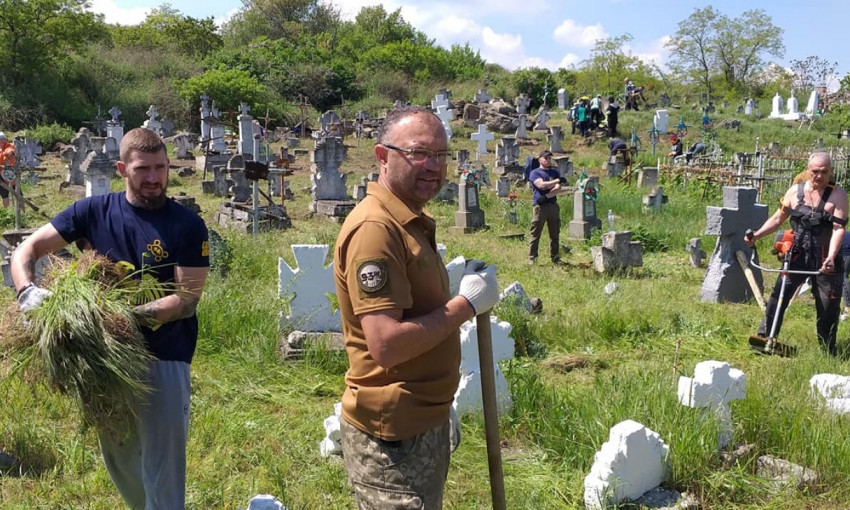 Общественники привели в порядок старинное казацкое кладбище