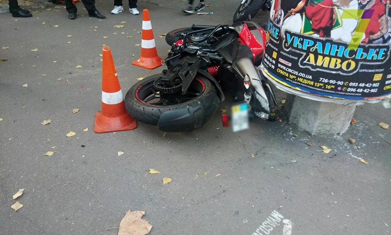 В Одессе произошло ДТП, пострадал мотоциклист