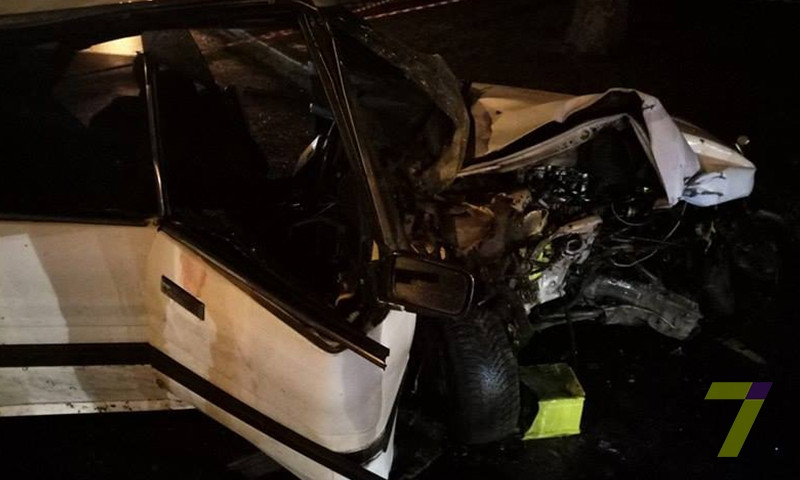 Жуткая авария на Котовского, водитель на большой скорости врезался в столб