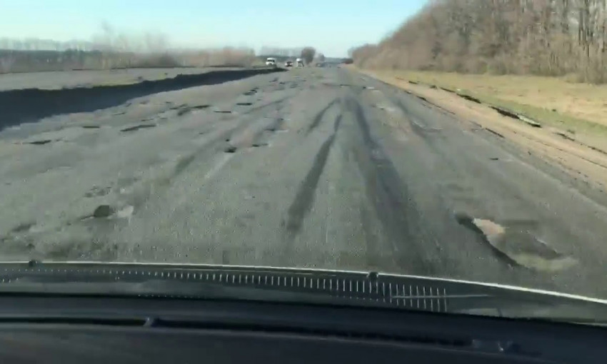 В сеть выложили фото ужасной дороги на Одессу