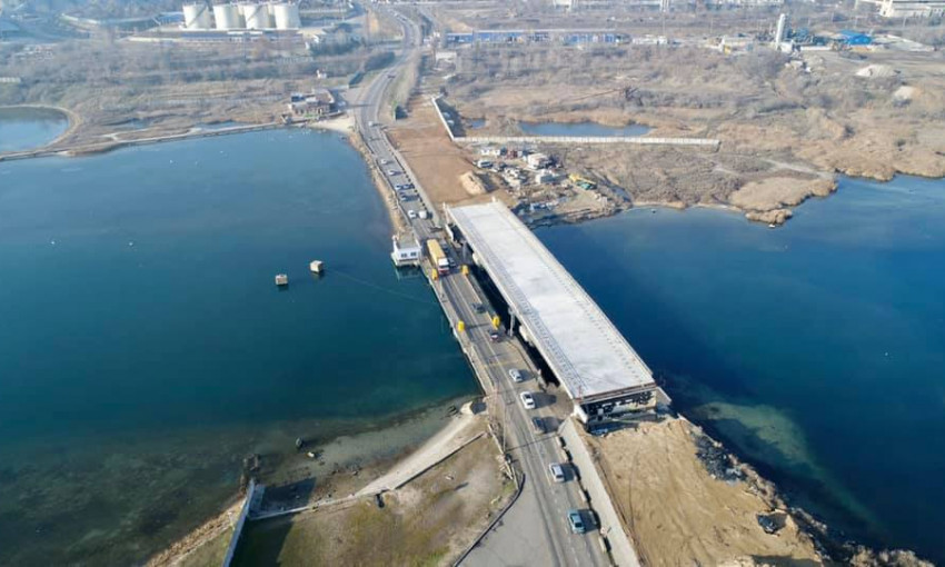 Под мостом Одесса – Черноморск расползается грунт – строительство приостановили 