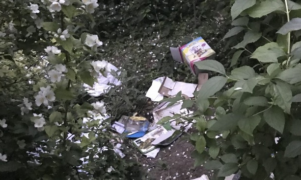 Центральный парк Одессы утопает в мусоре (ФОТО)