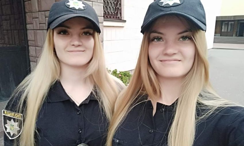 Сестры-полицейские из Одесщины с позывным "Красавицы" помогали жителям освобожденного Херсона