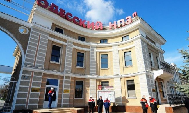 Прокуратура объявила в розыск экс-руководителей Одесского НПЗ